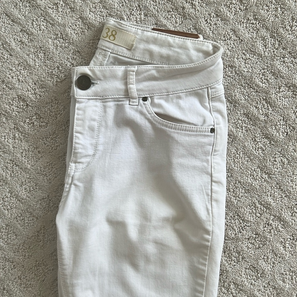 Zara White Skinny Jeans w. Gold Ankle Zippers